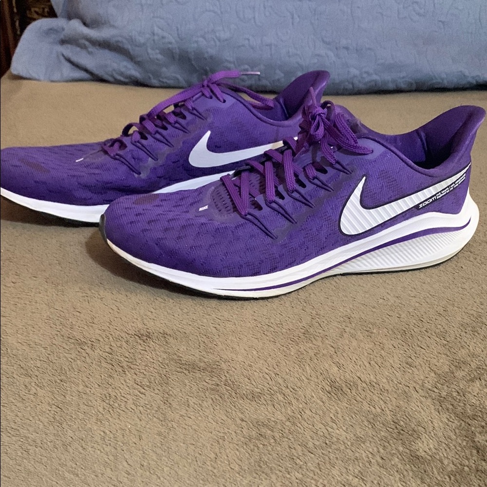 Men’s Nike Air Zoom Vomero 14’s Voltage Purple size 10.5